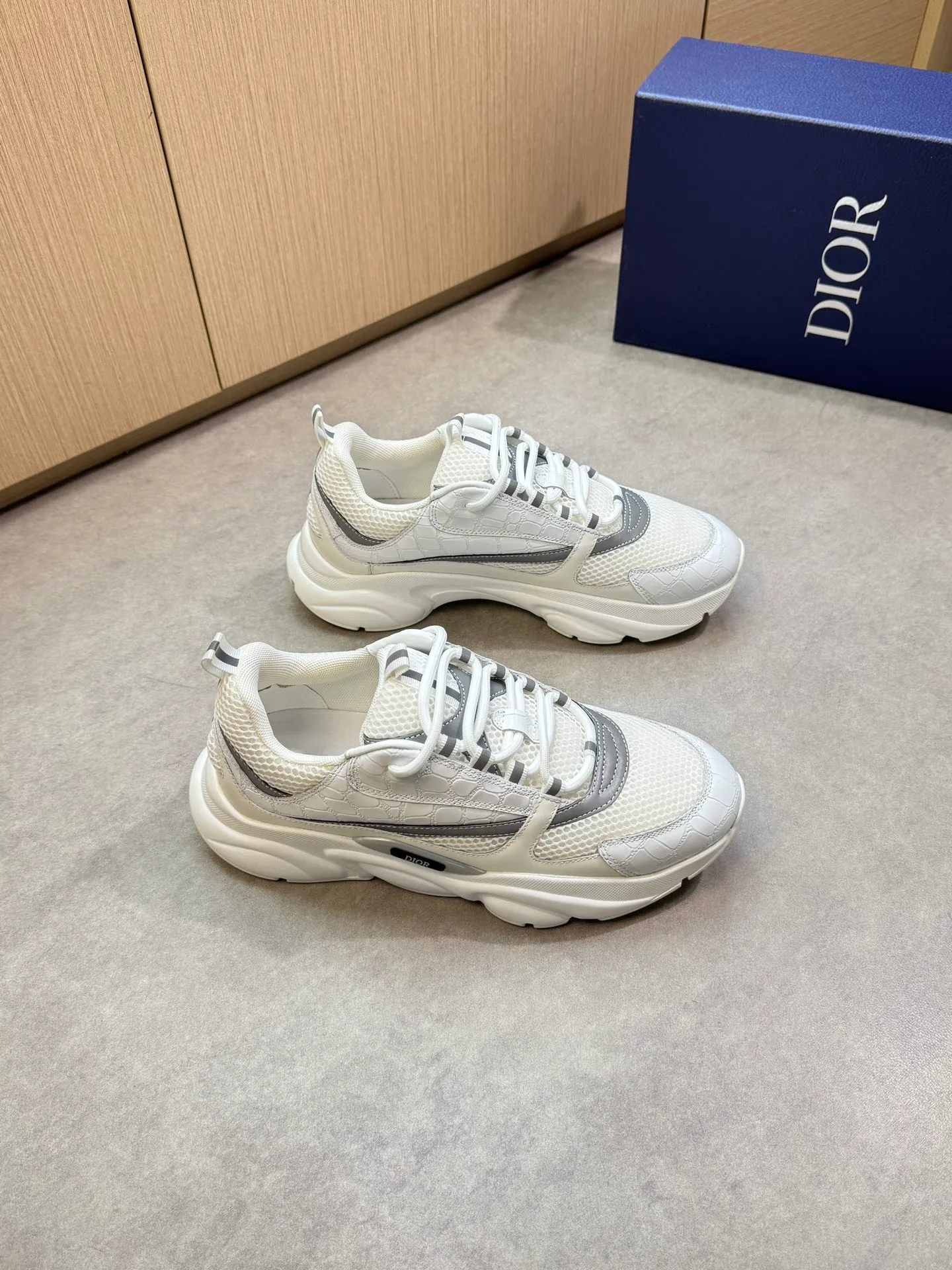 Factory price: 460💰[Dior] Dior - high-end quality original order 🔍🔍🔍 casual sports shoes - upper: 🔝 stone pattern calfskin, high silk mesh canvas, brand totem cloth, tongue and heel; reflective brand webbing - lining: brand canvas - original: ultra-light T men's shoes 💰U foam rubber; two-color molded outsole -Ultra-high quality control·Fine workmanship: highlighted (high-end·nobility·grade) -Size: 39-44 (38, 45, 46, 47, can be customized)·D9285